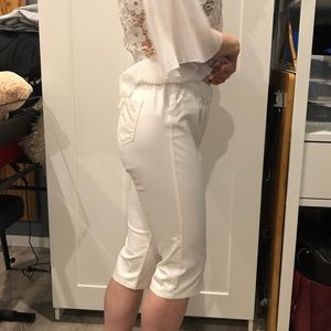 White Compfy Capri Stretchy Pants Size M